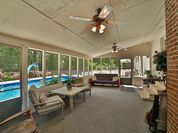 4th image of 104 Dana Ln