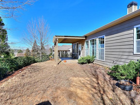 4th image of 1010 Slow Creek Way