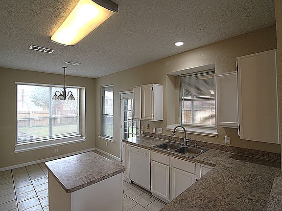 3rd image of 1425 Clearview Dr