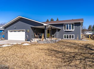 420 40th Ave S, Grand Forks, ND 58201
