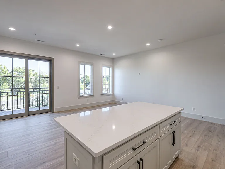 1025 Southwalk Dr — Photo 31