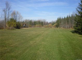 512 Hall Rd, Elma, NY 14059