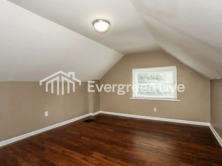 1226 Toluca Ct — Photo 11