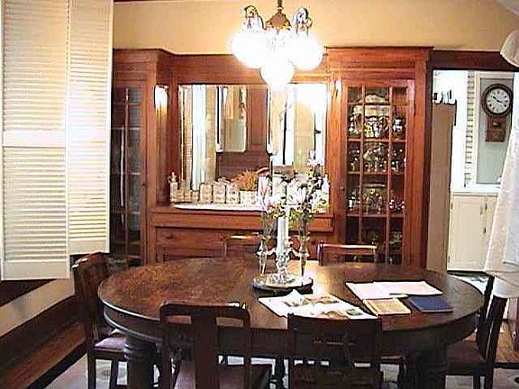buffet/double china-hutch