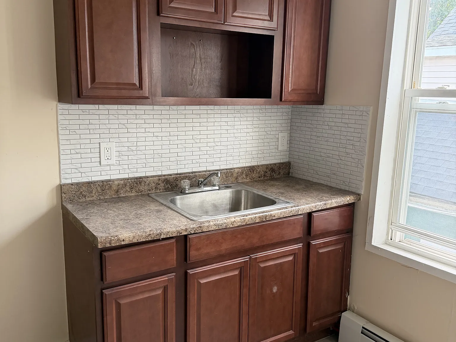 2 bed, 850 sqft, $1,750 — Photo 2