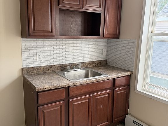 2nd image of 373-375 Blatchley Ave #3B