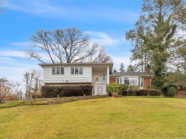 14 Gay Drive, Great Neck, NY 11024