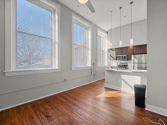 2nd image of 2022 E Broad St #207
