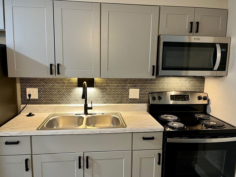 1st image of 850 Dexter St APT 301