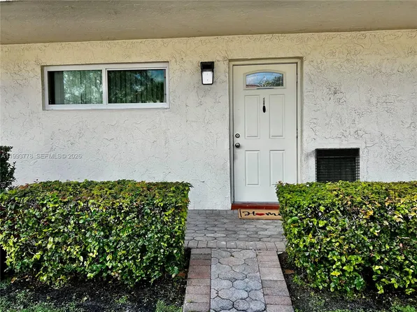 411 S Hollybrook Dr APT 105, Pembroke Pines, FL 33025