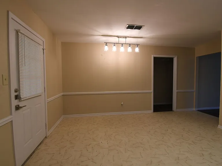 2529 Westminster Dr — Photo 8