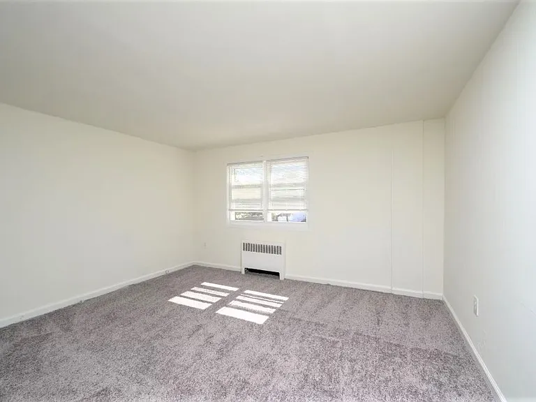 Penzel Manor Apartments — Photo 12