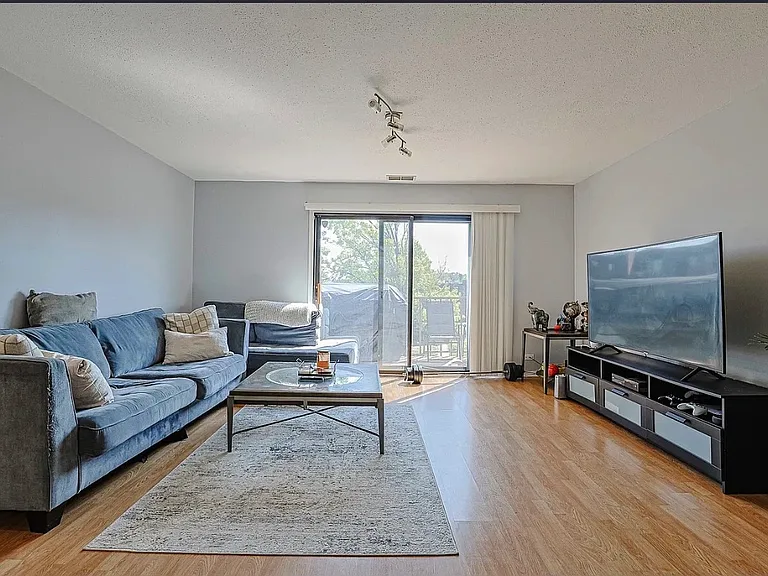 631 Derry Ct #3C — Photo 1