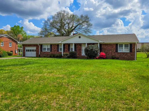 2460 Sedalia Dr, Clemmons, NC 27012