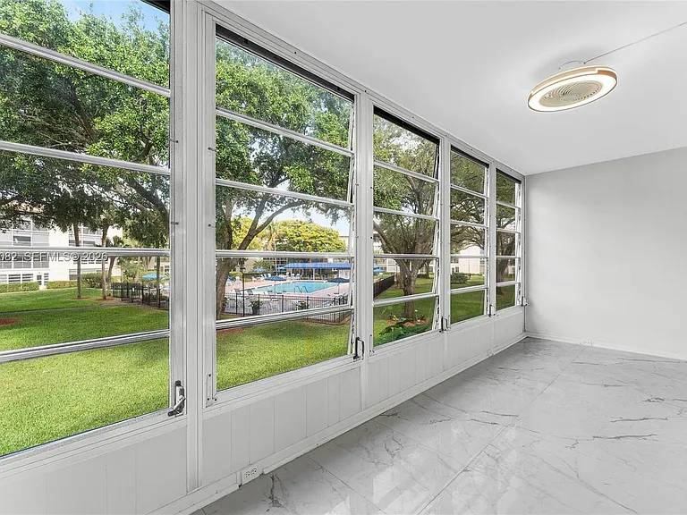 2303 Lucaya Ln #H2 — Photo 11