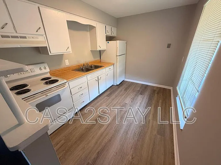 1730 Tempest Way #14 — Photo 2