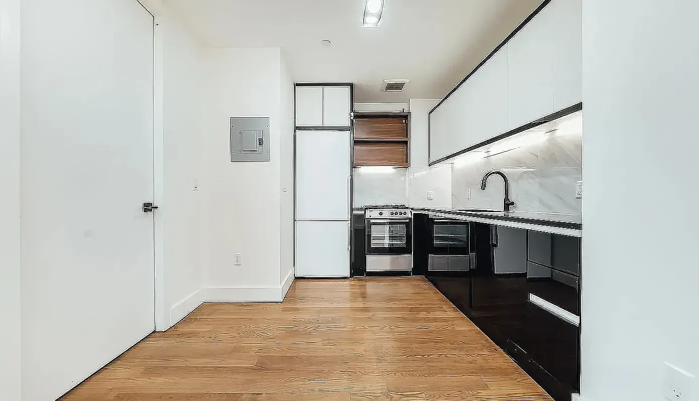 581 Ocean Parkway — Photo 2