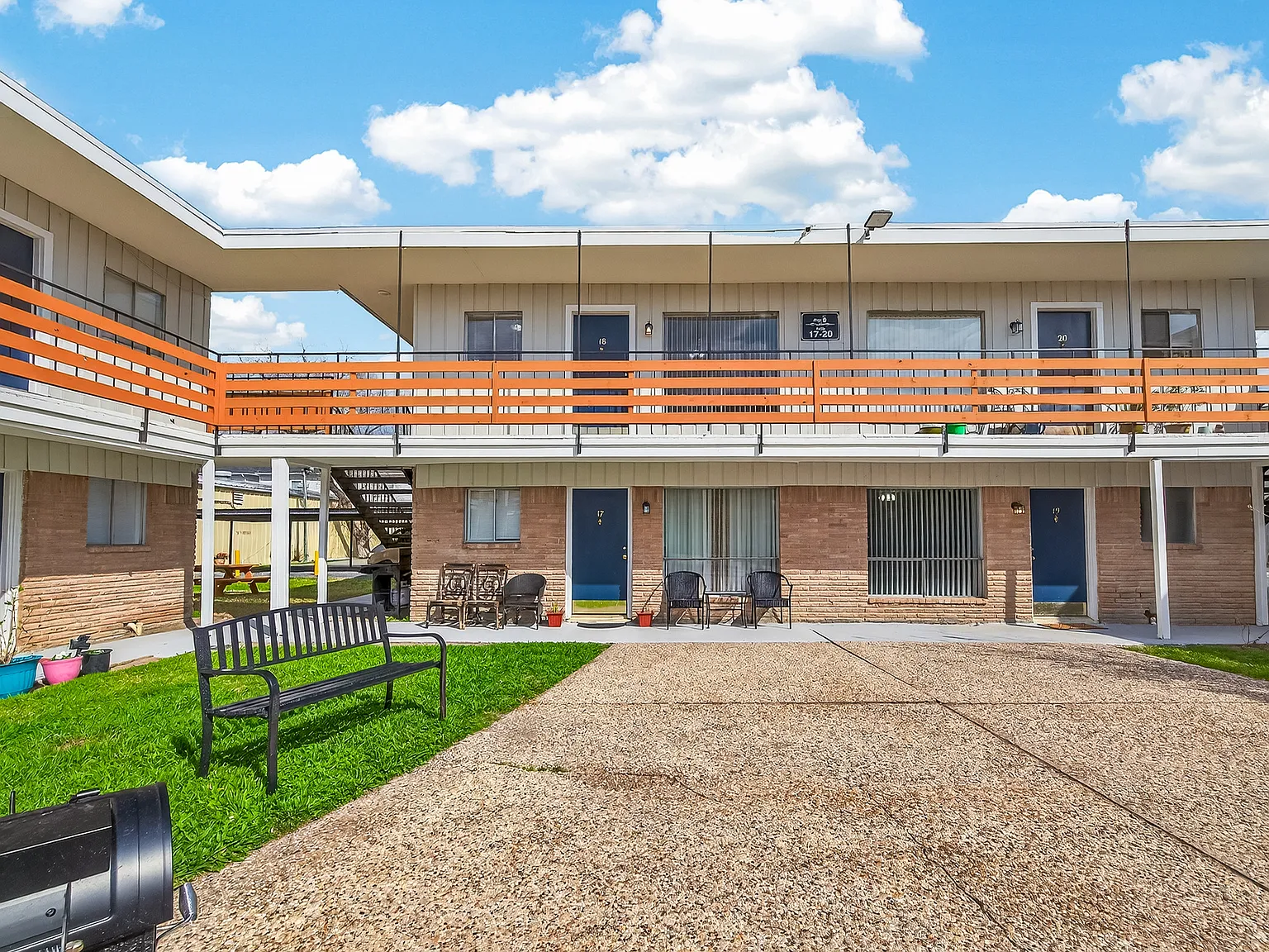 Johanna Apartments — Photo 3