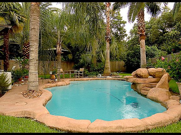 3rd image of 5085 Stewart Dr