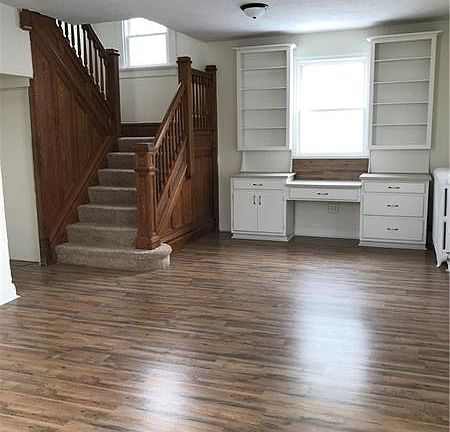 4th image of 133 East St