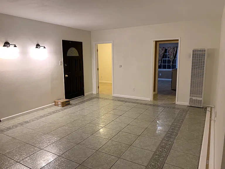 1832 E Carson St #1 — Photo 8
