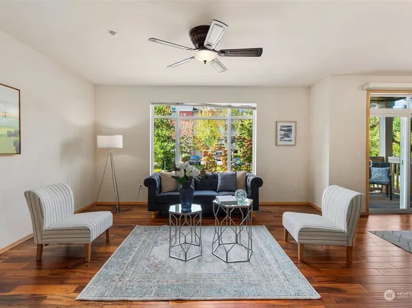 23908 NE 115th Lane #202, Redmond, WA 98053