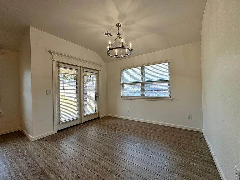 1113 Magnolia Dr — Photo 10