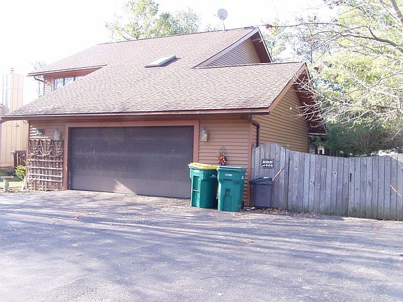 2nd image of 214 S Clubview Dr