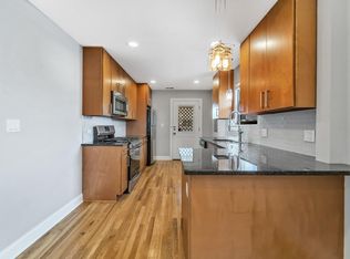 916 W 18th Pl #2, Chicago, IL 60608