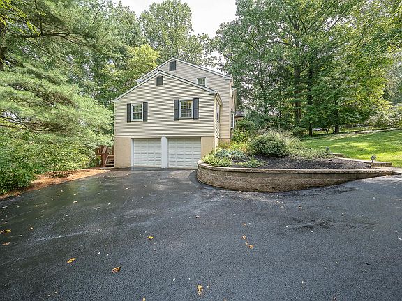 3rd image of 119 Maggies Ln