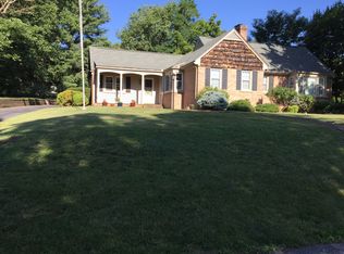 1024 Westmoreland Dr, Staunton, VA 24401