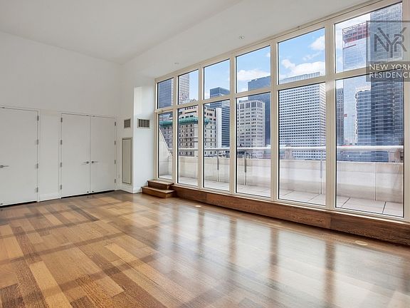 3rd image of 33 W 56th St Ph 2A