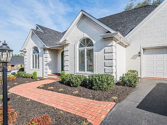 4th image of 2616 Shady Cove Ct