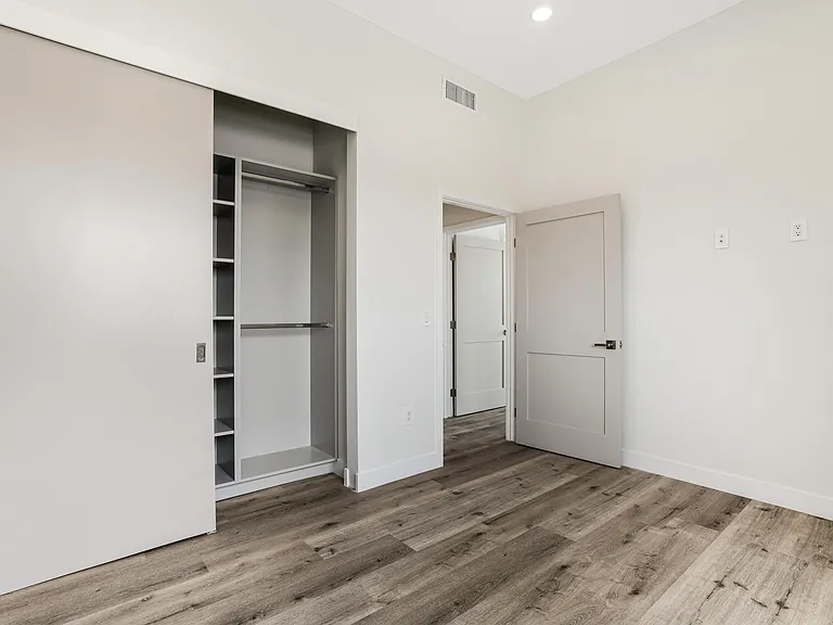 3308 Mentone Ave #304 — Photo 16