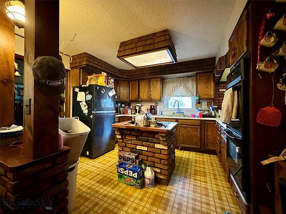 2nd image of 92 Canyon View Dr