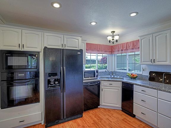 5th image of 202 Leisure Dr #202