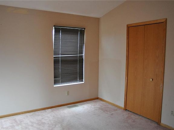 5th image of 610 Topaz Ln