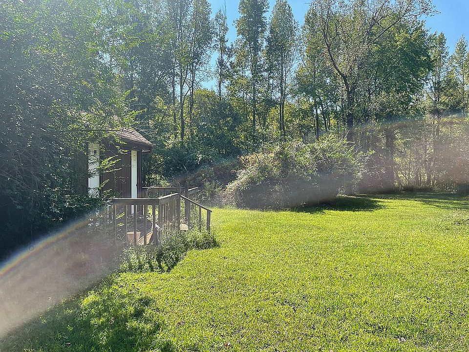 2nd image of 1527 Dutch Rd