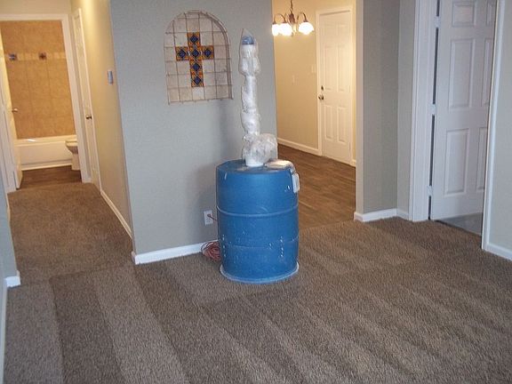 4th image of 3404 Lynnfield Dr