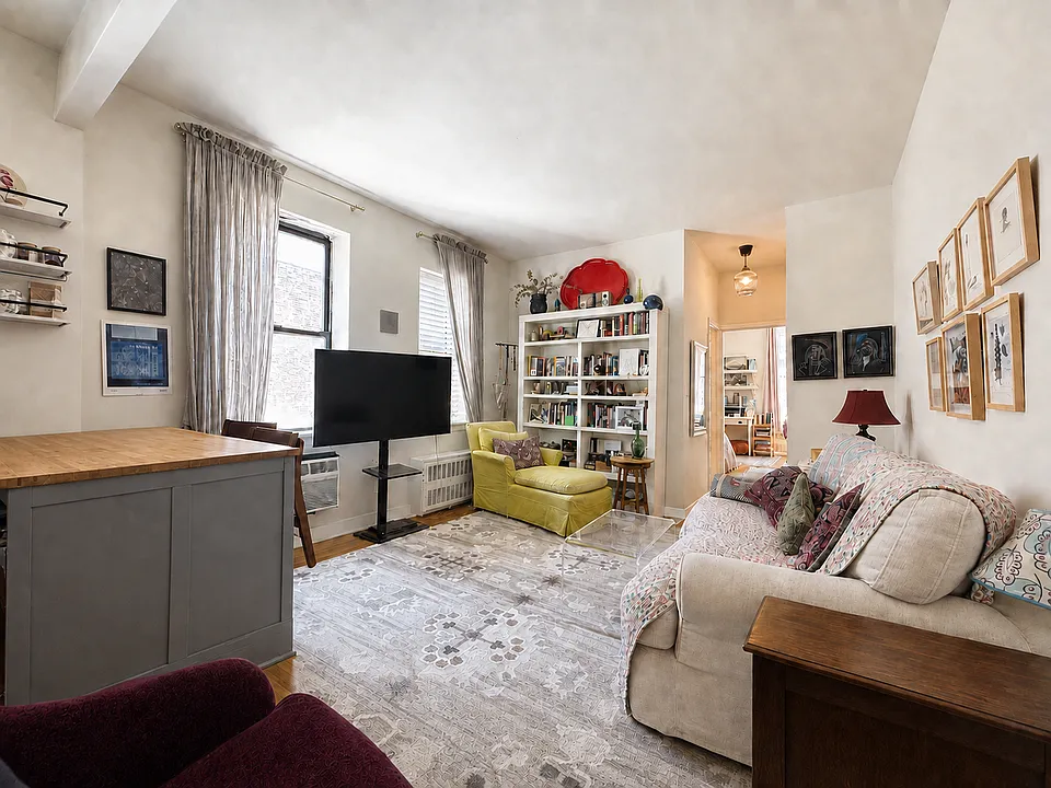 12 Charles St #5A