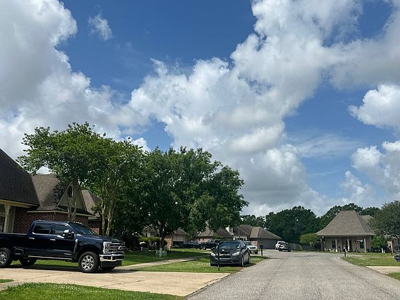 3rd image of 111 Shadowbrook Ln