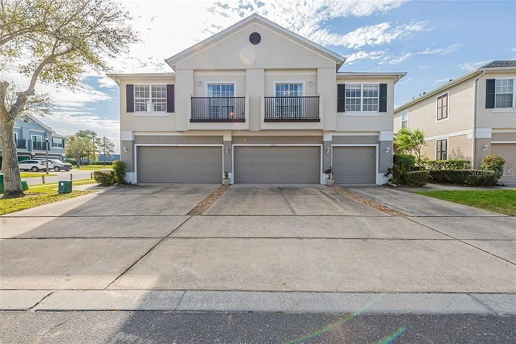 2 bed, 2.0 bath, 1200 sqft, $2,000 — Photo 1