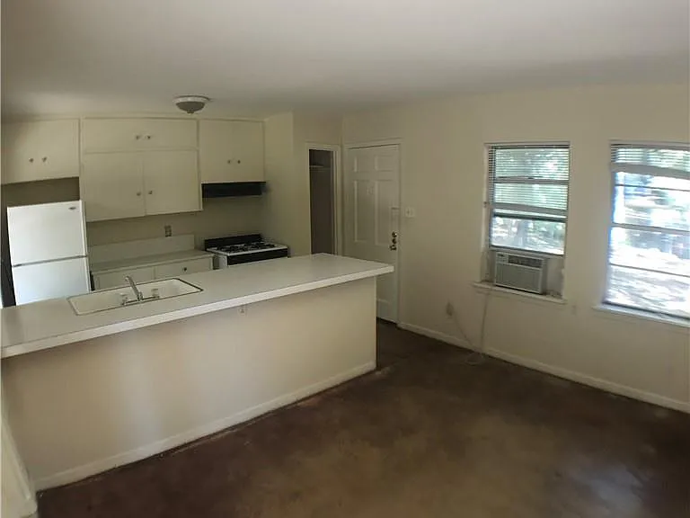 917 Keith Ln #C — Photo 3