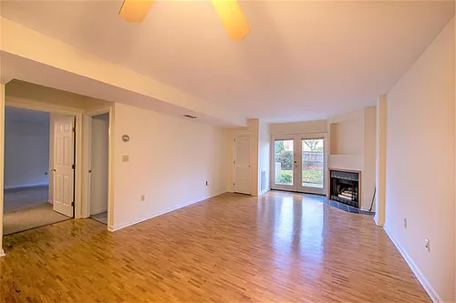 400 Franklin St #2 Photo 1