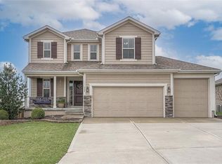 924 SE Crimson Ct, Blue Springs, MO 64014