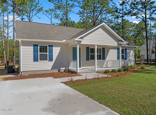 182 Harper Lake Dr, Southport, NC 28461