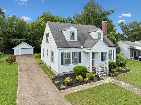 5th image of 2116 Denham Ave