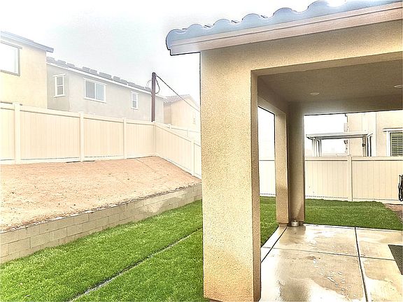 3rd image of 6075 Mariposa Dr