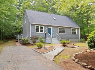 18 Great Meadow Dr, Carver, MA 02330
