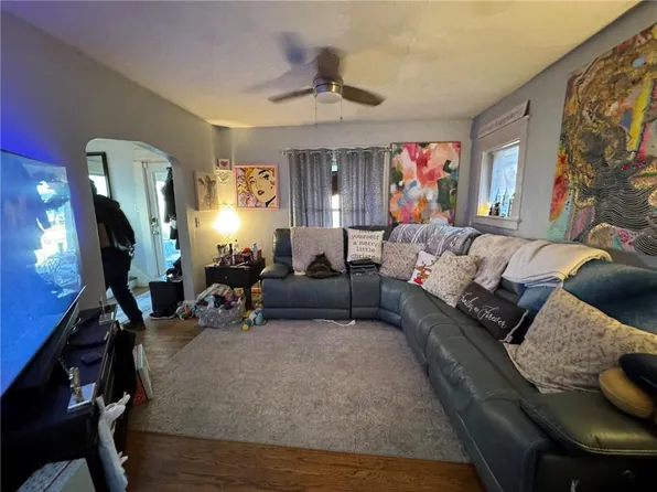 4524 Bell St, Kansas City, MO 64111